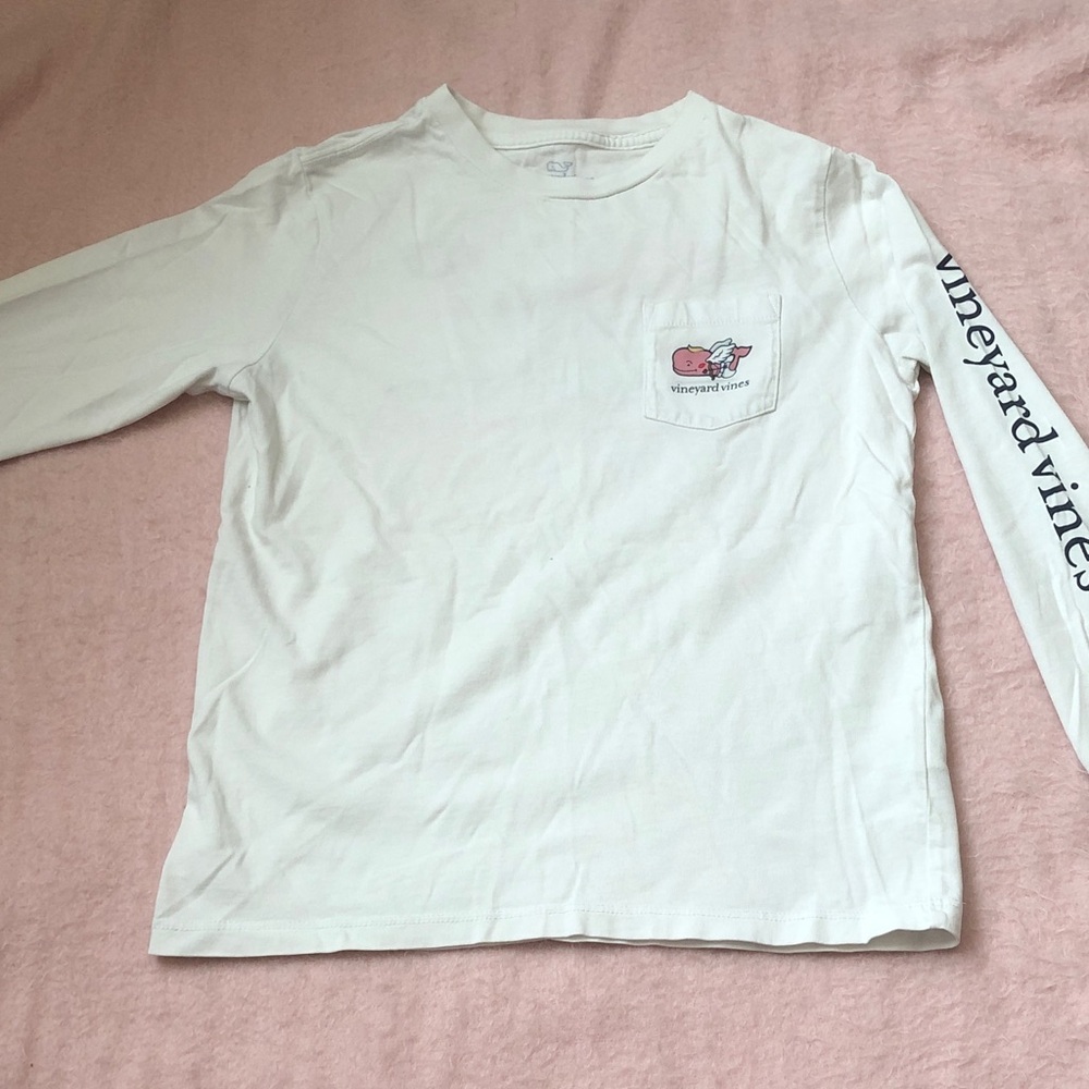 Vineyard Vines Kids White Long-Sleeve Pocket Tee with Whale Graphic kt3